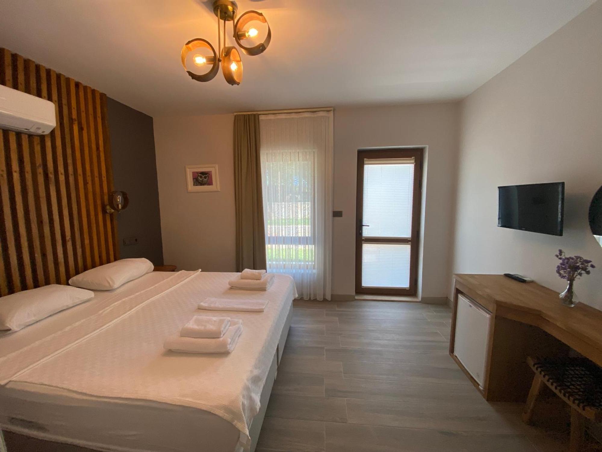 Elyada Otel Ve Bag Evi 8 Yas Ustu Бозджаада Екстериор снимка